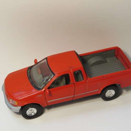 Tins Toys Ford F-150 pickup truck model - Scale 1/38