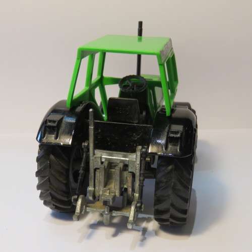 Siku #2344 Deutz-Fahr DX 4.70 die-cast tractor