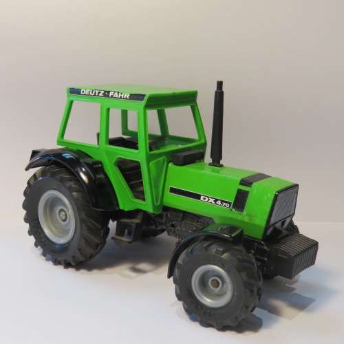 Siku #2344 Deutz-Fahr DX 4.70 die-cast tractor