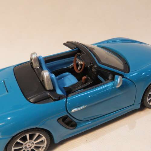 Bburago Porsche 718 Boxster model car - Interior repainted - Scale 1/24