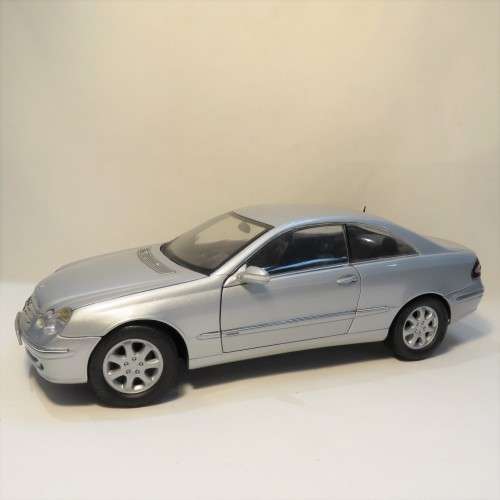 Kyosho Mercedes-Benz CLK coupe model car - Scale 1/18