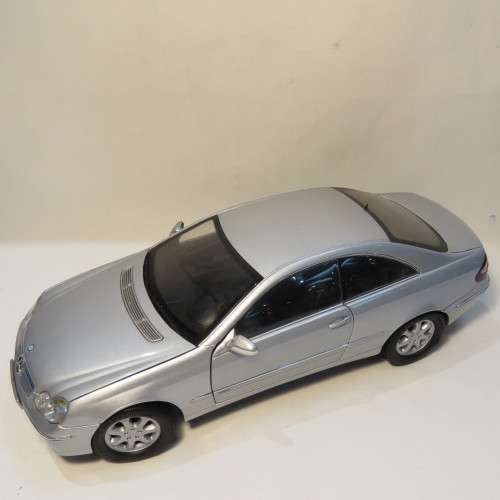 Kyosho Mercedes-Benz CLK coupe model car - Scale 1/18