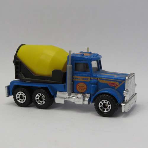 Vintage Matchbox 1981 Peterbilt cement truck - Scale 1/80