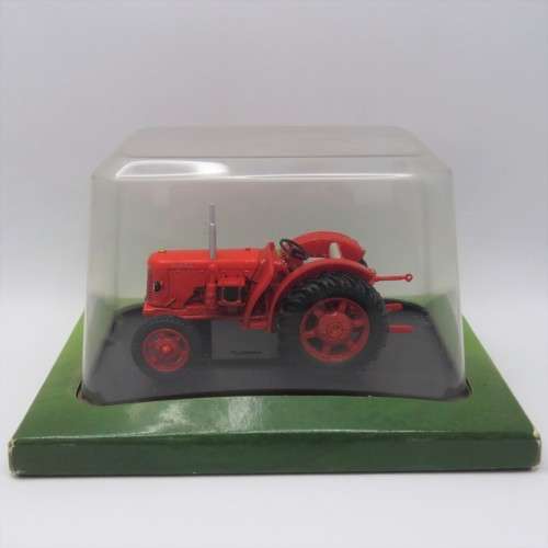 1949 David Brown Cropmaster die-cast tractor - Scale 1/43