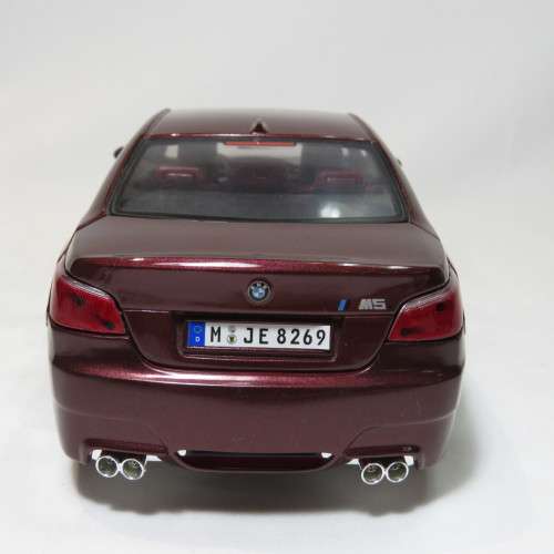 Maisto BMW M5 model car - Scale