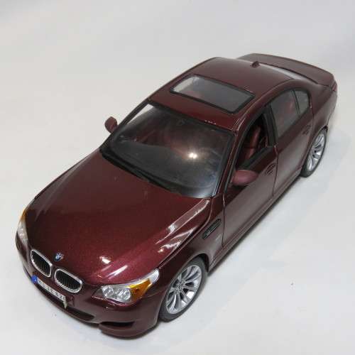 Maisto BMW M5 model car - Scale