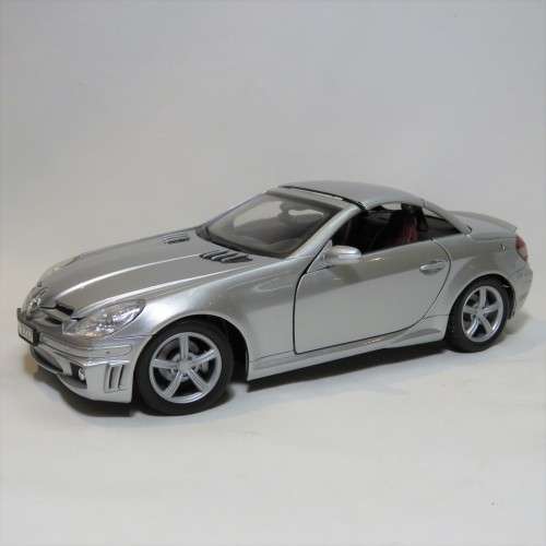 Motor Max 2005 mercedes-Benz SLK55 AMG convertible model car - Scale 1/18 - Aerial missing