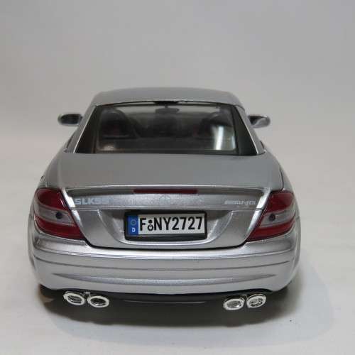 Motor Max 2005 mercedes-Benz SLK55 AMG convertible model car - Scale 1/18 - Aerial missing