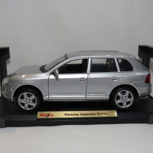 Maisto Special Porsche Cayenne Turbo model car in box - Scale 1/18