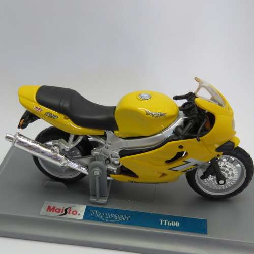 Maisto Triumph TT600 die-cast motorcycle - Scale 1/18 in box