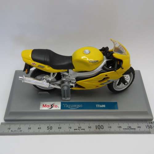 Maisto Triumph TT600 die-cast motorcycle - Scale 1/18 in box