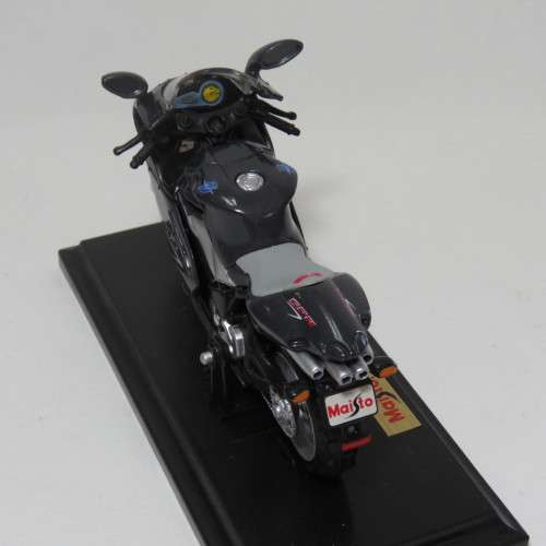 Maisto MV Agusta F4 SPR die-cast motorcycle - Scale 1/18 in box