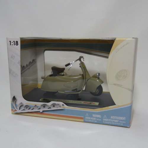 Maisto 1945 Vespa MP5 Paperino die-cast motorcycle - Scale 1/18 in box