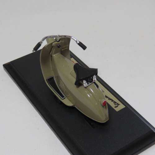 Maisto 1945 Vespa MP5 Paperino die-cast motorcycle - Scale 1/18 in box