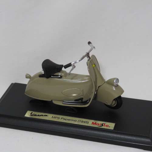 Maisto 1945 Vespa MP5 Paperino die-cast motorcycle - Scale 1/18 in box