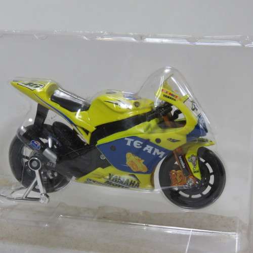 Maisto 2006 Yamaha Factory racing MotoGP die-cast motorcycle - #46 Valentino Rossi - Scale 1/18