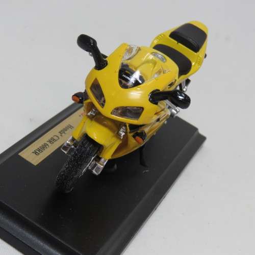 Maisto Honda CBR 600 RR die-cast motorcycle - Scale 1/18 in box