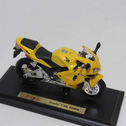 Maisto Honda CBR 600 RR die-cast motorcycle - Scale 1/18 in box