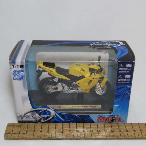 Maisto Honda CBR 600 RR die-cast motorcycle - Scale 1/18 in box