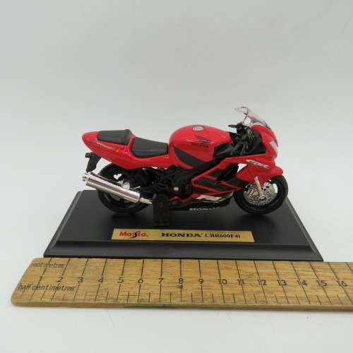 Maisto Honda CBR 600 F 4i die-cast motorcycle - Scale 1/18 in box