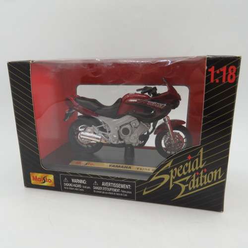 Maisto Yamaha TDM 850 die-cast motorcycle - Scale 1/18 in box