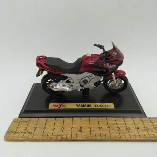 Maisto Yamaha TDM 850 die-cast motorcycle - Scale 1/18 in box