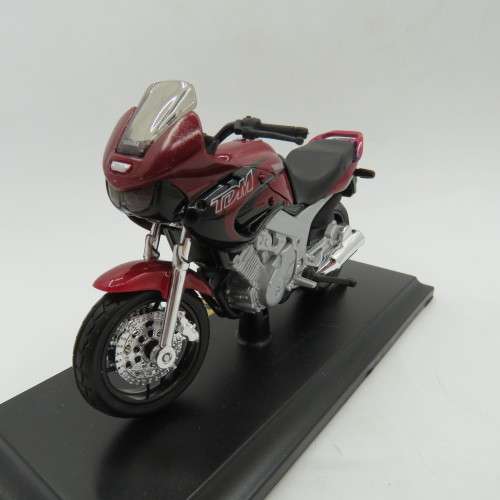 Maisto Yamaha TDM 850 die-cast motorcycle - Scale 1/18 in box