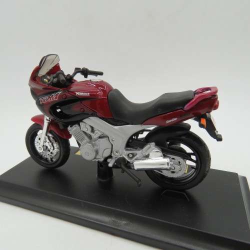 Maisto Yamaha TDM 850 die-cast motorcycle - Scale 1/18 in box