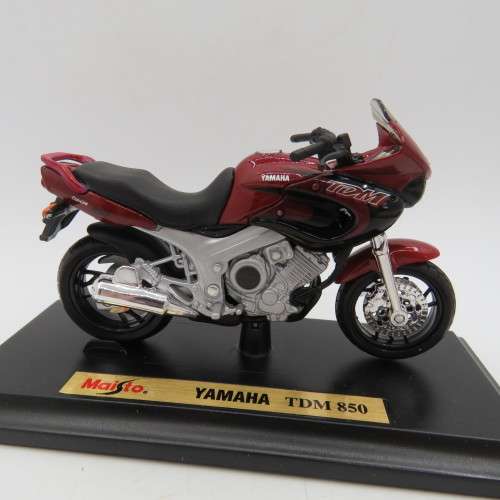 Maisto Yamaha TDM 850 die-cast motorcycle - Scale 1/18 in box