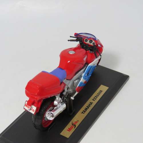 Maisto Yamaha FZR 600 R die-cast motorcycle - Scale 1/18 in box