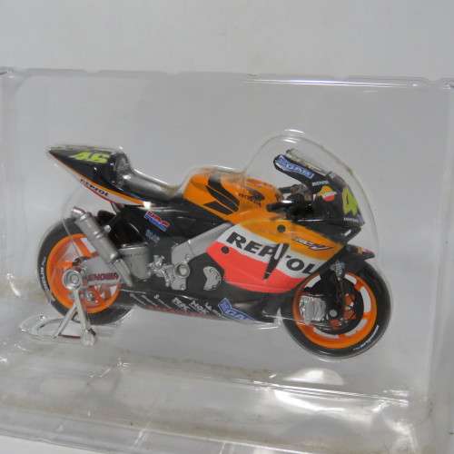 Maisto 2003 Honda RCV 211 Repsol MotoGP die-cast motorcycle - #46 Valentino Rossi - Scale 1/18