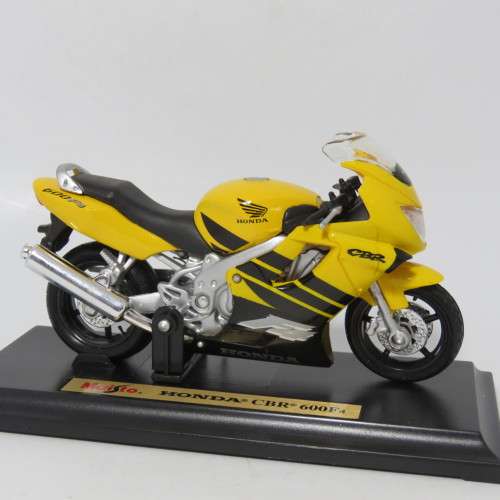 Maisto Honda CBR 600 F4 die-cast motorcycle - Scale 1/18 in box