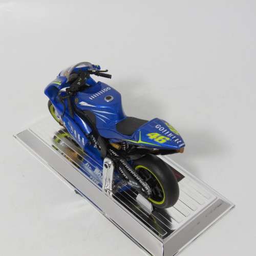 Saico 2004 Yamaha YZR-M1 MotoGP die-cast motorcycle - #46 Valentino Rossi - Scale 1/18 in box