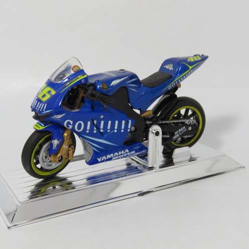 Saico 2004 Yamaha YZR-M1 MotoGP die-cast motorcycle - #46 Valentino Rossi - Scale 1/18 in box