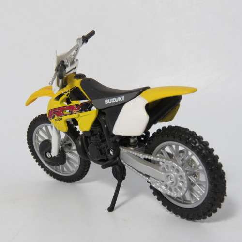 Maisto Suzuki RM250 dirt bike die-cast motorcycle - scale