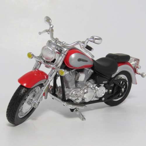 Maisto Yamaha Roadstar die-cast motorcycle - scale 1/18