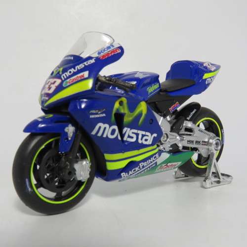 Maisto 2005 Honda RC211V Movistar MotGP die-cast motorcycle - scale 1/18