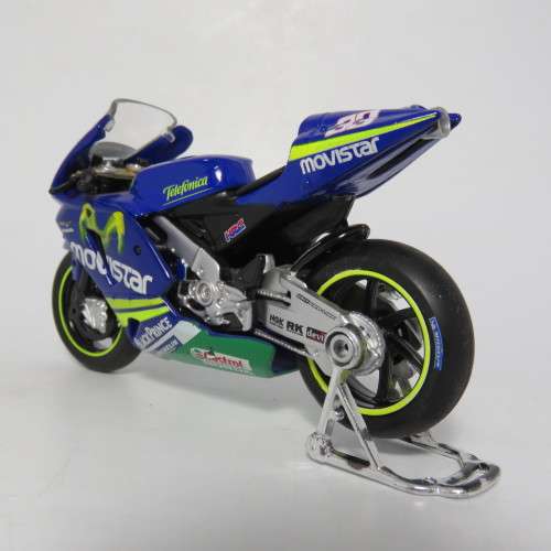 Maisto 2005 Honda RC211V Movistar MotGP die-cast motorcycle - scale 1/18