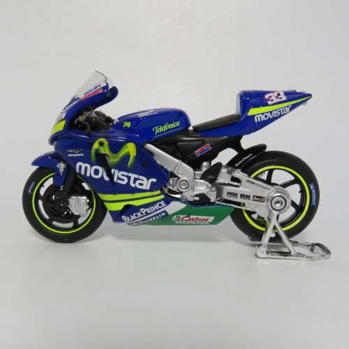 Maisto 2005 Honda RC211V Movistar MotGP die-cast motorcycle - scale 1/18