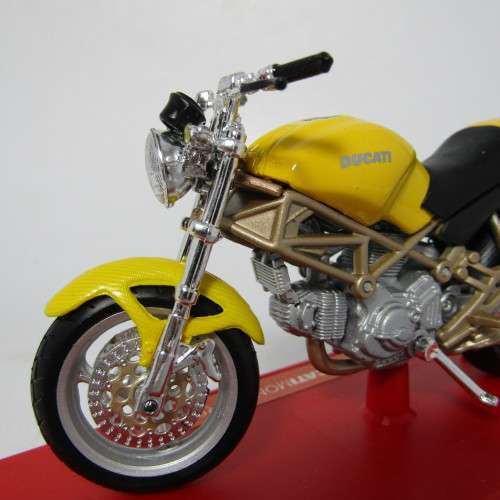 Maisto Ducati Monster 900 die-cast motorcycle - scale 1/18 in box