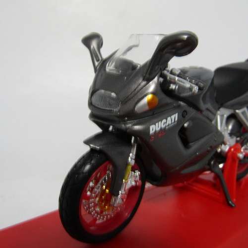 Maisto Ducati ST4s die-cast motorcycle - scale 1/18 in box