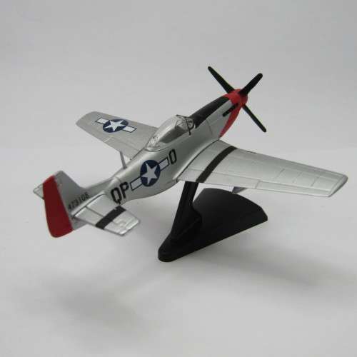 P-51 D Mustang die-cast plane- QP-O 473108