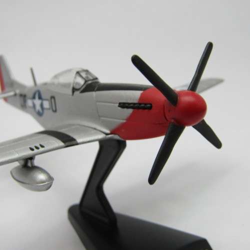 P-51 D Mustang die-cast plane- QP-O 473108