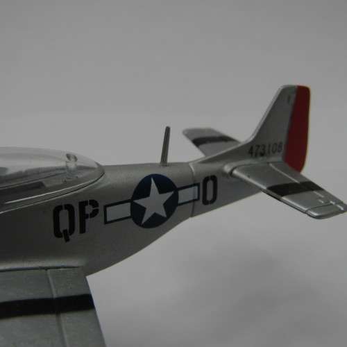 P-51 D Mustang die-cast plane- QP-O 473108