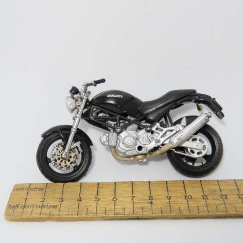 Maisto Ducati model motorcycle - Scale