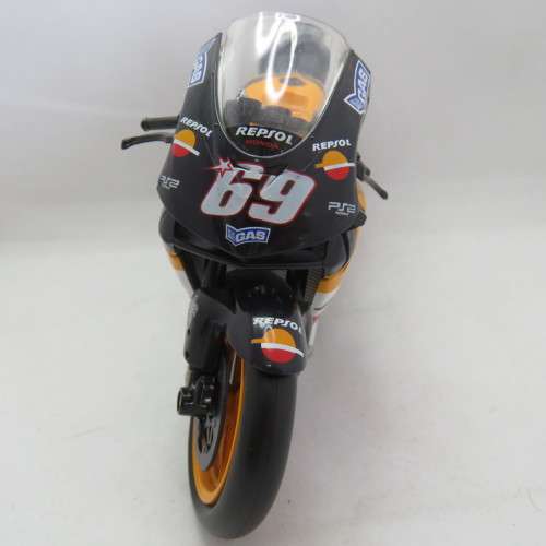 NewRay 2005 Honda RC211V Team Repsol MotoGP model motorcycle - #69 Nicky Hayden - Scale 1/12