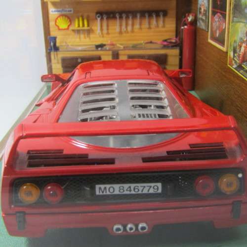Polistil Tonka Ferrari F40 model car diorama garage - scale 1/18