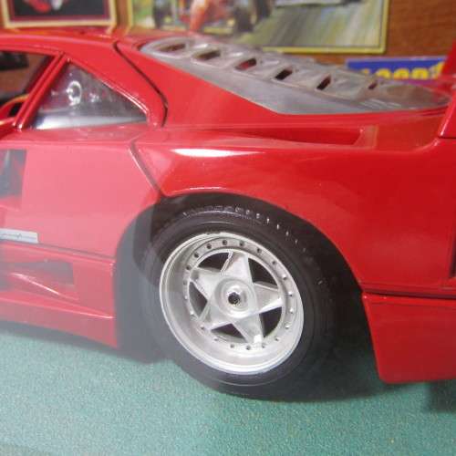 Polistil Tonka Ferrari F40 model car diorama garage - scale 1/18