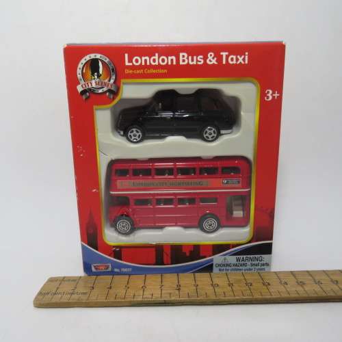 MotorMax City Scenes London bus and taxi model