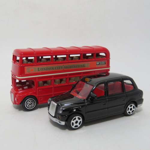 MotorMax City Scenes London bus and taxi model